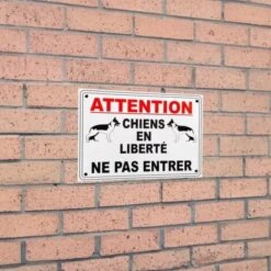 Panneau Extérieur 'ATTENTION CHIENS EN LIBERTÉ NE PAS ENTRER' - PVC Résistant (format A5)