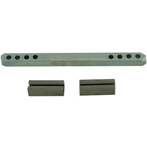 1 Carré Percé C7x90 Mm Et 2 Fourreaux 7 à 8 Mm Acier Zingué 1 1 Carré Percé C7x90 Mm Et 2 Fourreaux 7 à 8 Mm Acier Zingué