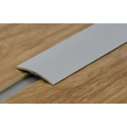 Seuil Plat En Aluminium Anodisé Naturel Renforcé 40 Mm Avec Adhésif Butyl