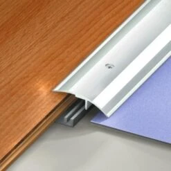 Seuils De Rattrapage De Niveau Petit Socle 51 X 2700 Mm Finition Naturel