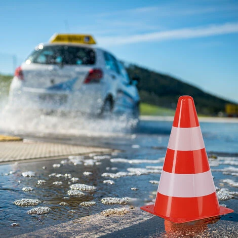 Cône De Signalisation En Lot De 40, Empilable, Avec Sac Noir à Nouer, 22 Cm De Haut, Orange/blanc 5 Cône De Signalisation En Lot De 40, Empilable, Avec Sac Noir à Nouer, 22 Cm De Haut, Orange/blanc – Image 5