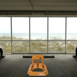 Froadp Barrière De Parking Pliante Poteau De Stationnement Octogonal épaissi Avec 3 Clés Et 4 Boulons D'expansion Aide Au Stationnement Universelle Barrière De Stationnement Pour Garage Parking Allée -Promos Matériel Boutique 67512149 4