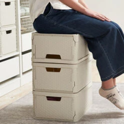 GROOFOO Lot De 2 Pliable Bote De Rangement Avec Couvercle,43.8x33x24.5cm Boite De Rangement Plastique Caisse De Rangement Avec Poignée,Empilables Tissé Panier De Rangement Pour Vêtements,Jouets,Livre -Promos Matériel Boutique 71188923 3